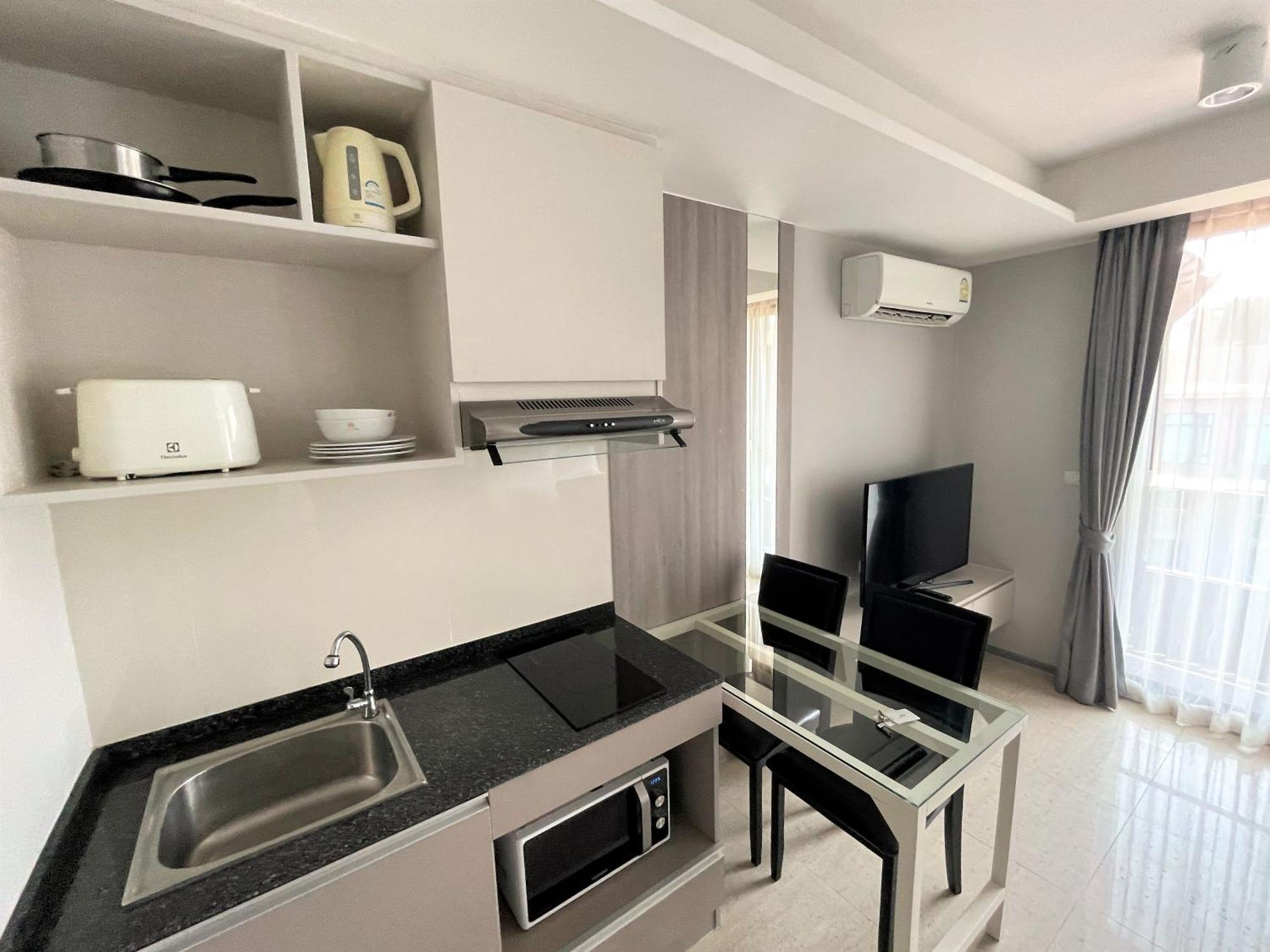 6Th Avenue Surin By Lofty Apartman Szoba fotó