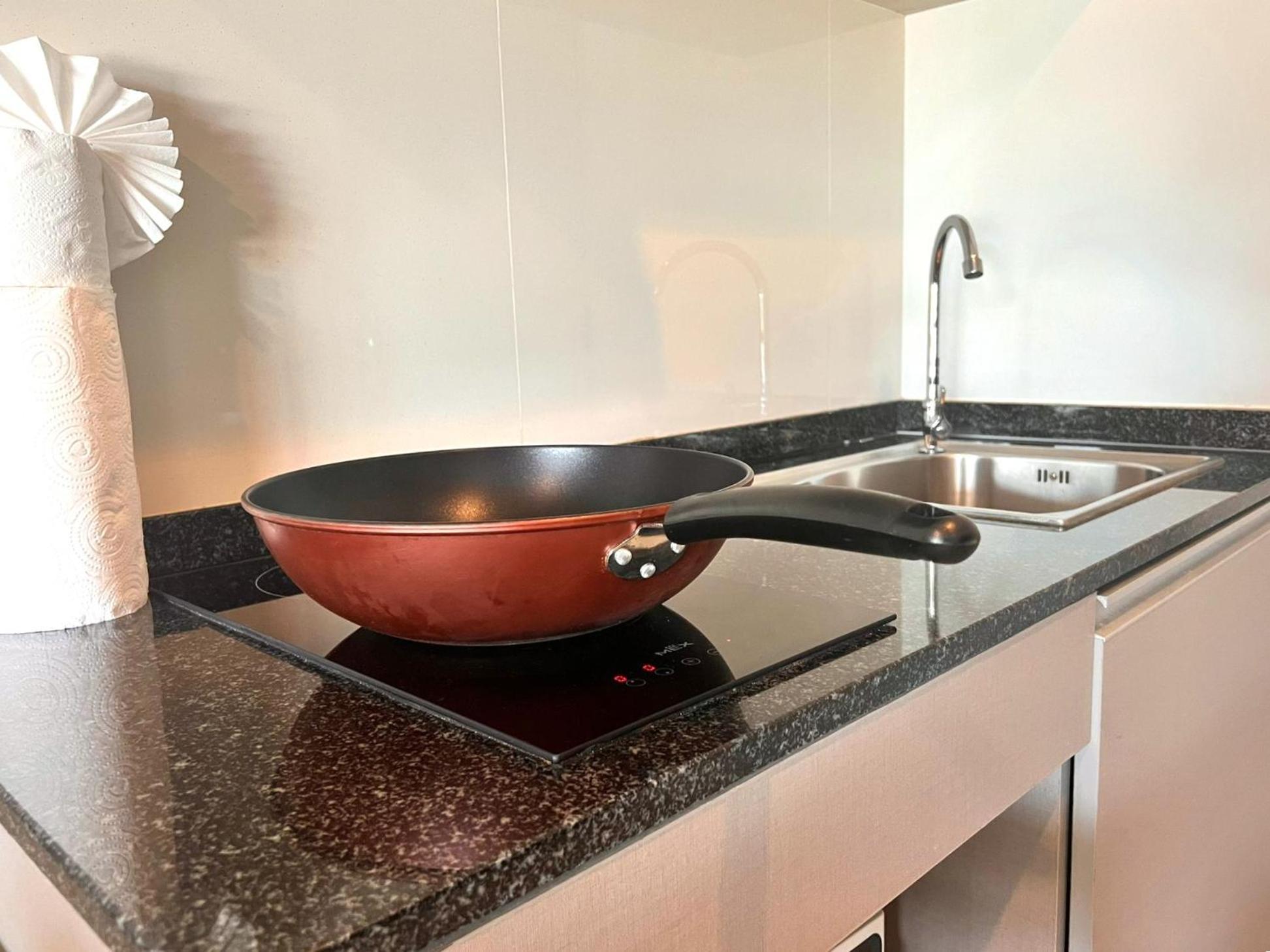 6Th Avenue Surin By Lofty Apartman Kültér fotó